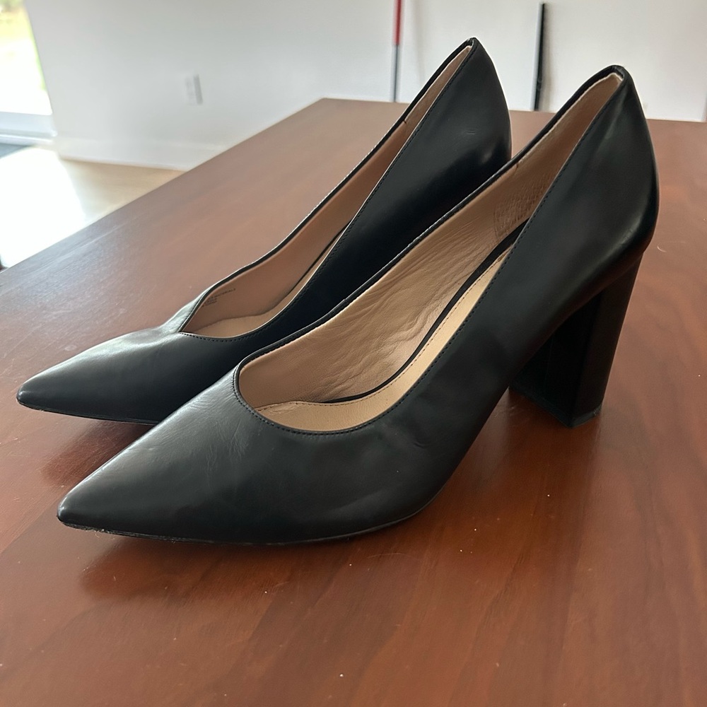 Elegant Black Women's Pumps